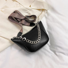 Carregar imagem no visualizador da galeria, PU Leather Chain Trim Crossbody Bag
