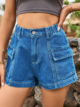 Carregar imagem no visualizador da galeria, High Waist Denim Shorts with Pockets
