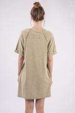 Carregar imagem no visualizador da galeria, VERY J Washed Round Neck Mini Tee Dress
