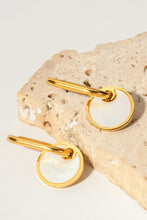 Carregar imagem no visualizador da galeria, Copper White Mother-Of-Pearl Drop Earrings
