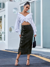 Carregar imagem no visualizador da galeria, Button Down Denim Skirt
