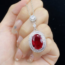 Carregar imagem no visualizador da galeria, Silver-Plated Zircon Pendant Necklace
