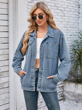 Carregar imagem no visualizador da galeria, Pocketd Button Up Detachable Hooded Denim Jacket
