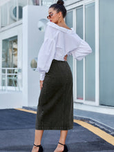 Carregar imagem no visualizador da galeria, Button Down Denim Skirt
