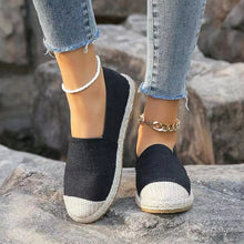 Carregar imagem no visualizador da galeria, Round Toe Flat Slip-Ons
