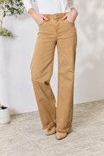 Carregar imagem no visualizador da galeria, RISEN Full Size Fringe Hem Wide Leg Jeans
