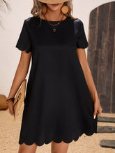 Carregar imagem no visualizador da galeria, Scalloped Hem Round Neck Short Sleeve Dress
