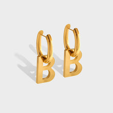 Carregar imagem no visualizador da galeria, Letter B Titanium Steel Earrings
