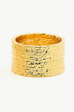 Carregar imagem no visualizador da galeria, Textured Thick Band Ring
