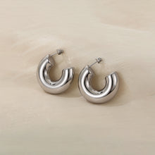 Carregar imagem no visualizador da galeria, Stainless Steel C-Hoop Earrings
