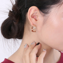 Carregar imagem no visualizador da galeria, Stainless Steel C-Hoop Earrings
