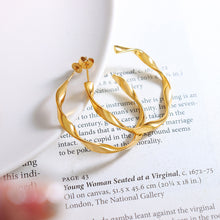 Carregar imagem no visualizador da galeria, Titanium Steel C-Hoop Earrings
