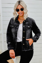 Carregar imagem no visualizador da galeria, Distressed Raw Hem Denim Jacket
