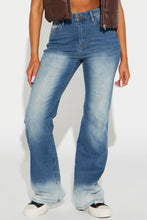 Carregar imagem no visualizador da galeria, Pocketed Buttoned Straight Jeans
