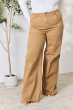 Carregar imagem no visualizador da galeria, RISEN Full Size Fringe Hem Wide Leg Jeans
