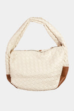 Carregar imagem no visualizador da galeria, Fame Tassel Detail Weave Semi Circle Bag
