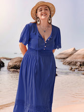 Carregar imagem no visualizador da galeria, Plus Size Lace Detail Tie Neck Short Sleeve Maxi Dress
