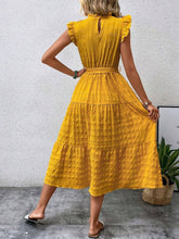 Carregar imagem no visualizador da galeria, Tied Ruffled Cap Sleeve Midi Dress
