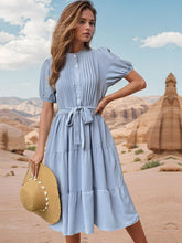 Carregar imagem no visualizador da galeria, Tie Waist Puff Sleeve Midi Dress
