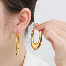 Carregar imagem no visualizador da galeria, Stainless Steel Hinged Hoop Earrings
