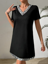 Carregar imagem no visualizador da galeria, Sequin V-Neck Short Sleeve Mini Dress
