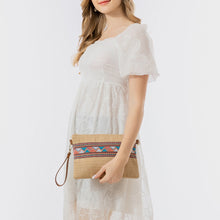 Carregar imagem no visualizador da galeria, Geometric Straw Weave Crossbody Bag
