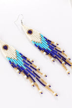 Carregar imagem no visualizador da galeria, Beaded Dangle Earrings
