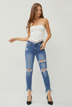 Carregar imagem no visualizador da galeria, RISEN Distressed Frayed Hem Slim Jeans
