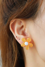 Load image into Gallery viewer, Flower Shape Resin Earrings
