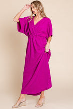 Carregar imagem no visualizador da galeria, BOMBOM Surplice Maxi Dress with Pockets
