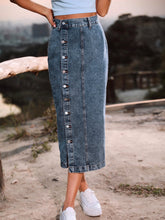 Carregar imagem no visualizador da galeria, Button Down Denim Skirt
