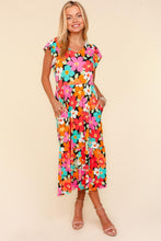 Carregar imagem no visualizador da galeria, Haptics Floral Midi Dress with Side Pockets
