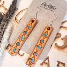 Carregar imagem no visualizador da galeria, Geometric Leather Bar Earrings
