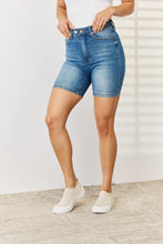 Carregar imagem no visualizador da galeria, Judy Blue Full Size Tummy Control Double Button Bermuda Denim Shorts
