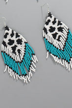 Carregar imagem no visualizador da galeria, Beaded Dangle Earrings
