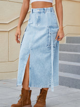 Carregar imagem no visualizador da galeria, Slit Pocketed High Waist Denim Skirt
