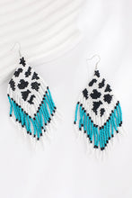 Carregar imagem no visualizador da galeria, Beaded Dangle Earrings
