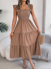 Carregar imagem no visualizador da galeria, Smocked Square Neck Cap Sleeve Midi Dress
