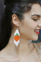 Carregar imagem no visualizador da galeria, Beaded Fringe Dangle Earring
