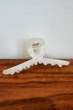 Carregar imagem no visualizador da galeria, Acetate Hair Claw Clip
