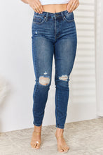 Carregar imagem no visualizador da galeria, Judy Blue Full Size Mid Waist Distressed Slim Jeans
