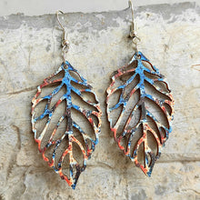 Carregar imagem no visualizador da galeria, Leaf Shape Wooden Dangle Earrings
