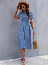 Carregar imagem no visualizador da galeria, Printed Round Neck Short Sleeve Midi Dress
