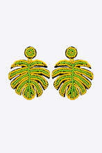 Carregar imagem no visualizador da galeria, Beaded Banana Leaf Earrings
