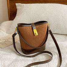 Carregar imagem no visualizador da galeria, PU Leather Bucket Crossbody Bag
