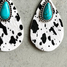 Carregar imagem no visualizador da galeria, Artificial Turquoise Teardrop Earrings
