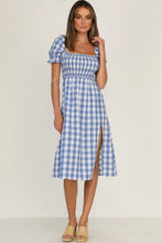 Carregar imagem no visualizador da galeria, Full Size Slit Plaid Short Sleeve Midi Dress
