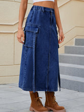 Carregar imagem no visualizador da galeria, Slit Pocketed High Waist Denim Skirt
