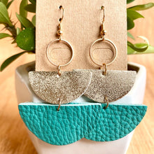 Carregar imagem no visualizador da galeria, Geometrical Shape Dangle Earrings
