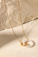 Carregar imagem no visualizador da galeria, Pearl Hoop Link Pendant Necklace
